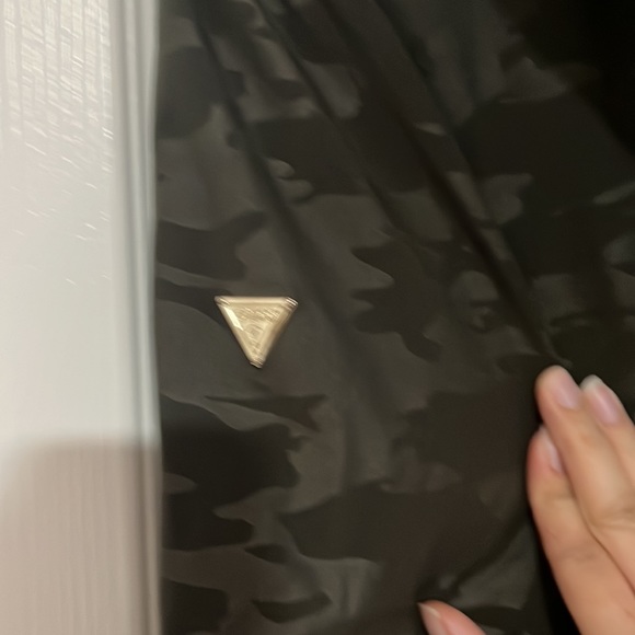 Guess green camo hooded jacket - Picture 3 of 6